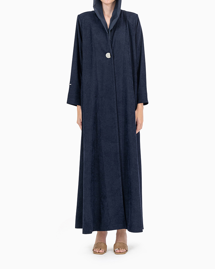 Model wears Navy Al Anoud Abaya